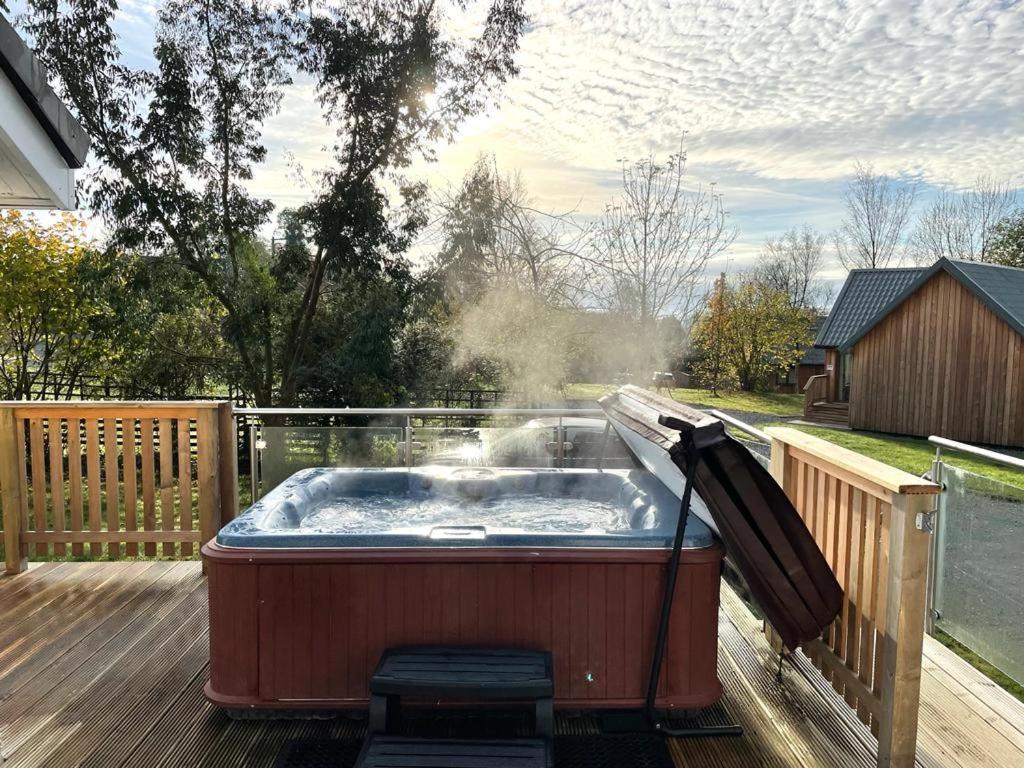 Sparrowhawk Cottage With Hot Tub Newton Stewart Zewnętrze zdjęcie